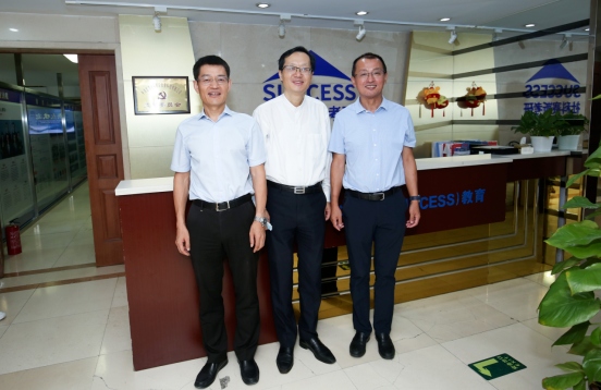 上海交通大學高級金融學院副院長潘杰一行蒞臨社科賽斯暨中國MBA教育網(wǎng)